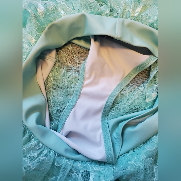 Black Milk Mint Lace Split Skirt size Medium - Picture 6 of 10